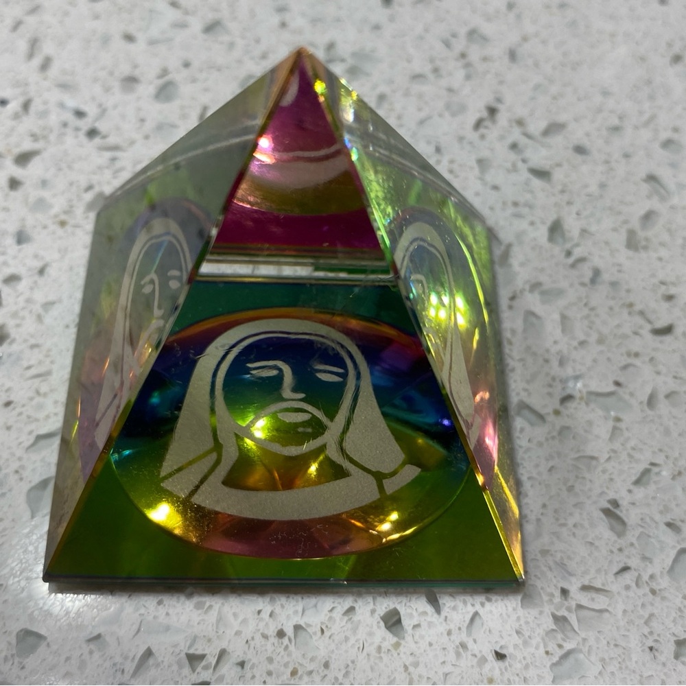 Iridescent Crystal Pyramid Jesus Face Etched Optical Glass Decor 2.5”